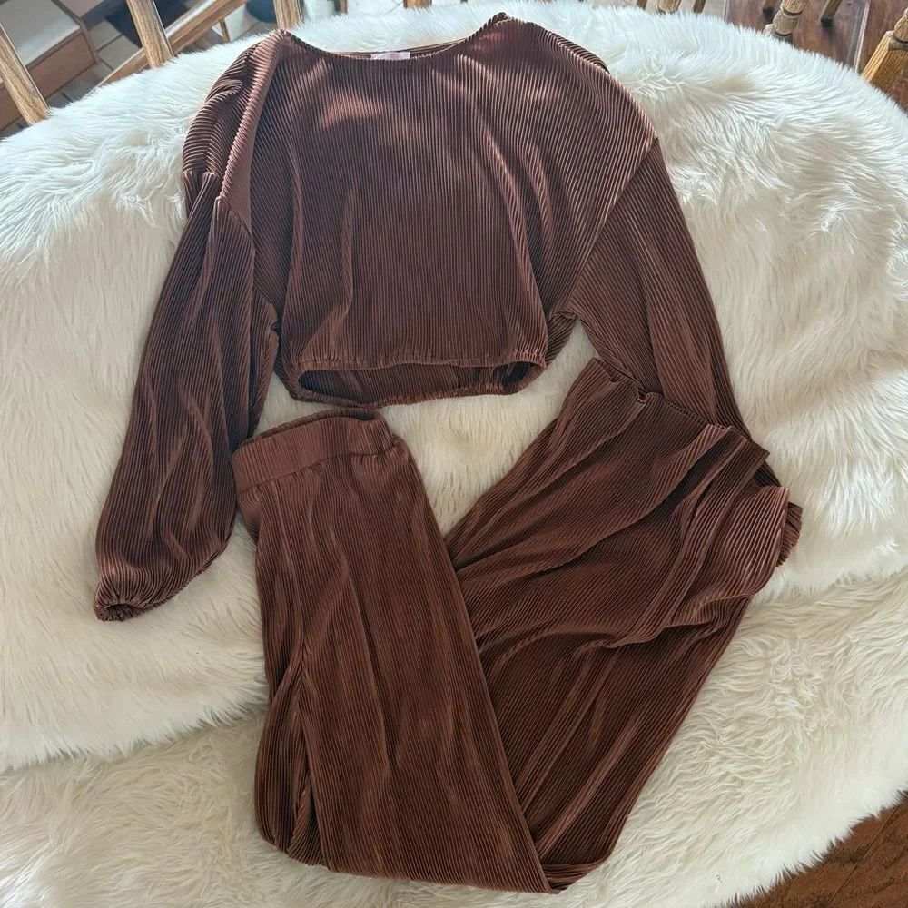 Brown Ribbed Two-Piece Lounge Set - Picture 2 of 3